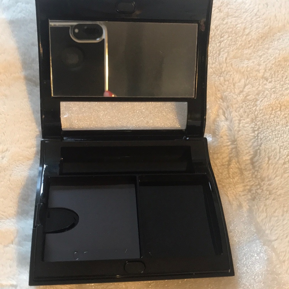 Mary Kay Compact - Picture 3 of 3